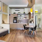 Spacious & Stylish Apartment In Downtown Budapest