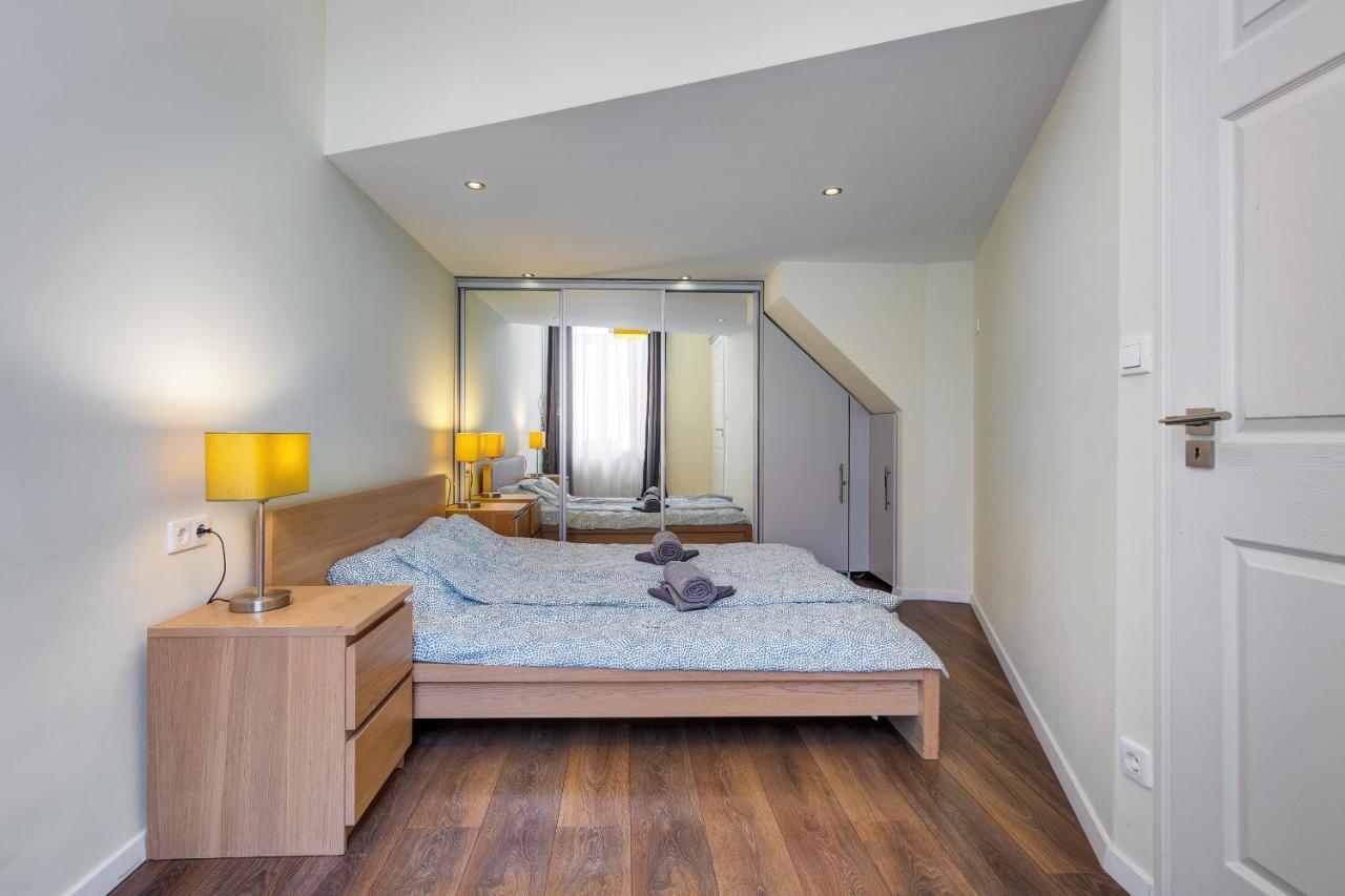 Spacious & Stylish In Downtown Lejlighed *