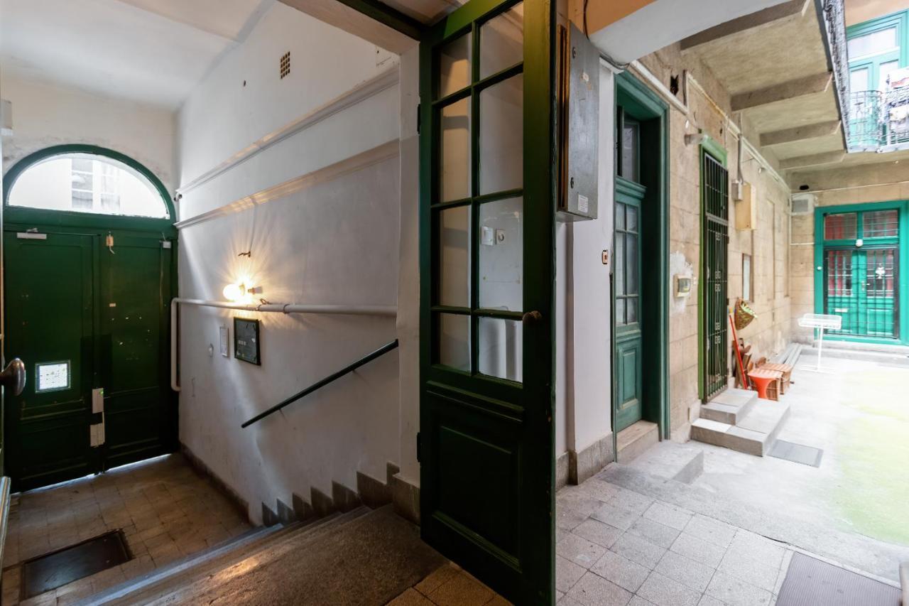 Spacious & Stylish In Downtown Lejlighed *