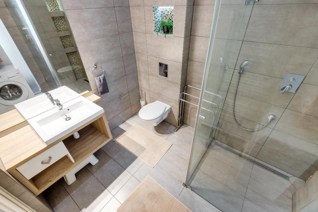 Spacious & Stylish In Downtown Lejlighed *