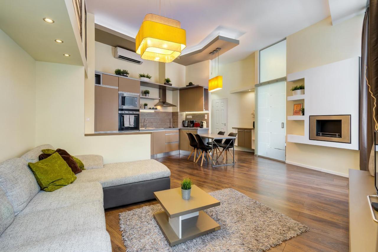 Spacious & Stylish In Downtown Apartament