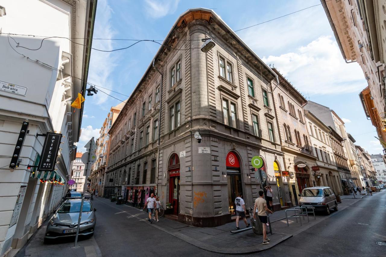 Spacious & Stylish In Downtown Budapesta